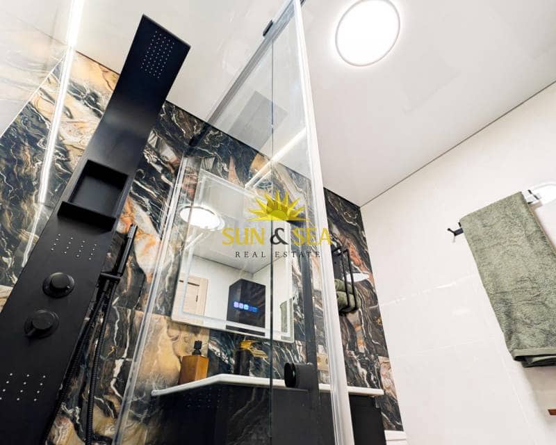 2 soverom Leilighet til salgs i Torrevieja - € 174 800 (Ref: 9716675)