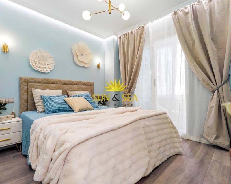 2 soverom Leilighet til salgs i Torrevieja - € 174 800 (Ref: 9716675)