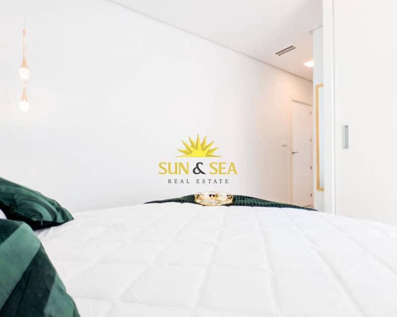 2 makuuhuone Kattohuoneisto myytävänä paikassa Villamartin mukana uima-altaan - 338 800 € (Ref: 9716676)