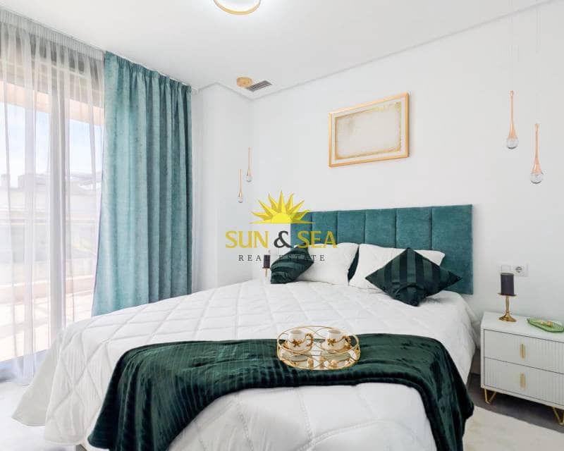 2 makuuhuone Kattohuoneisto myytävänä paikassa Villamartin mukana uima-altaan - 338 800 € (Ref: 9716676)