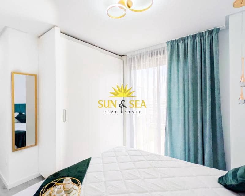 2 makuuhuone Kattohuoneisto myytävänä paikassa Villamartin mukana uima-altaan - 338 800 € (Ref: 9716676)