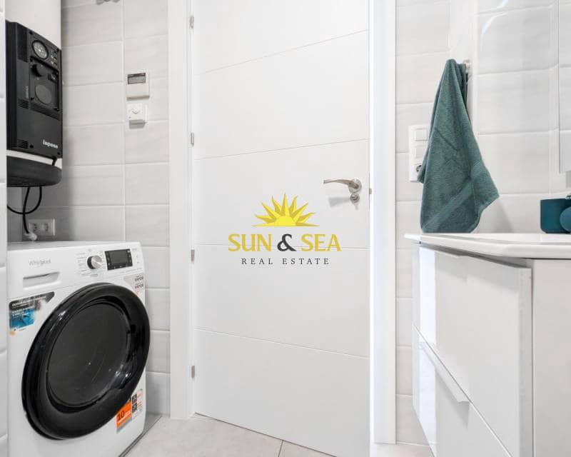 2 makuuhuone Kattohuoneisto myytävänä paikassa Villamartin mukana uima-altaan - 338 800 € (Ref: 9716676)