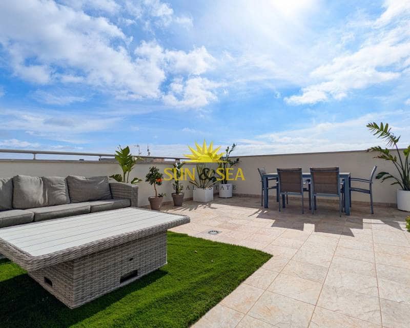 2 makuuhuone Kattohuoneisto myytävänä paikassa Villamartin mukana uima-altaan - 338 800 € (Ref: 9716676)