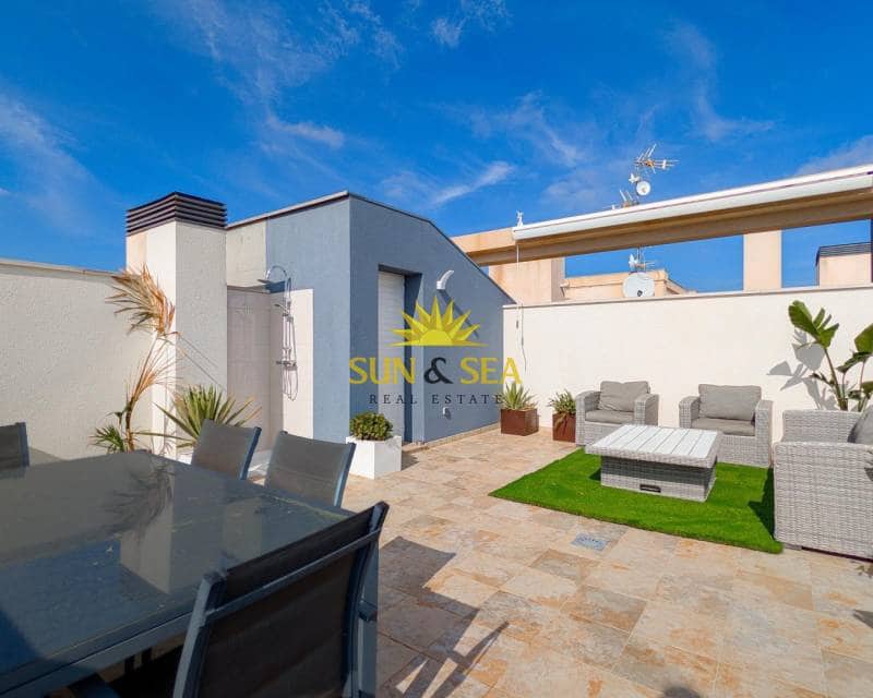 2 makuuhuone Kattohuoneisto myytävänä paikassa Villamartin mukana uima-altaan - 338 800 € (Ref: 9716676)