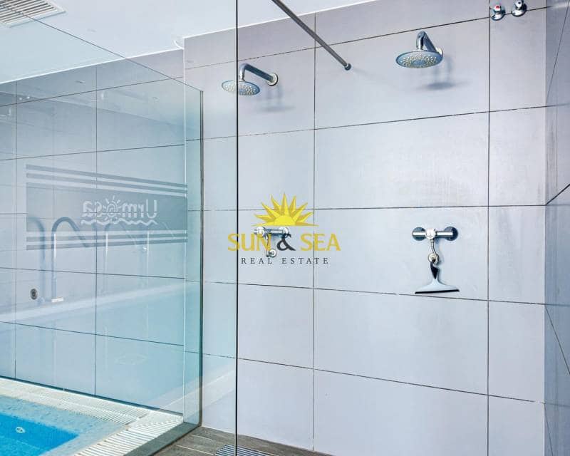 2 makuuhuone Kattohuoneisto myytävänä paikassa Villamartin mukana uima-altaan - 338 800 € (Ref: 9716676)