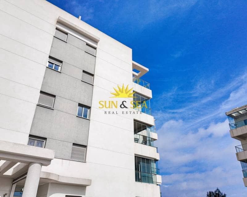 2 makuuhuone Kattohuoneisto myytävänä paikassa Villamartin mukana uima-altaan - 338 800 € (Ref: 9716676)