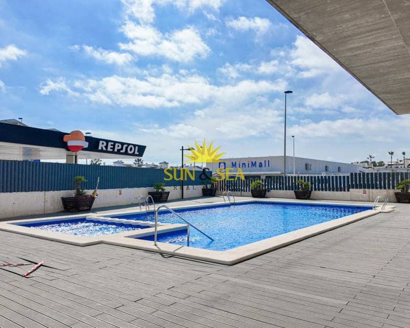 2 makuuhuone Kattohuoneisto myytävänä paikassa Villamartin mukana uima-altaan - 338 800 € (Ref: 9716676)