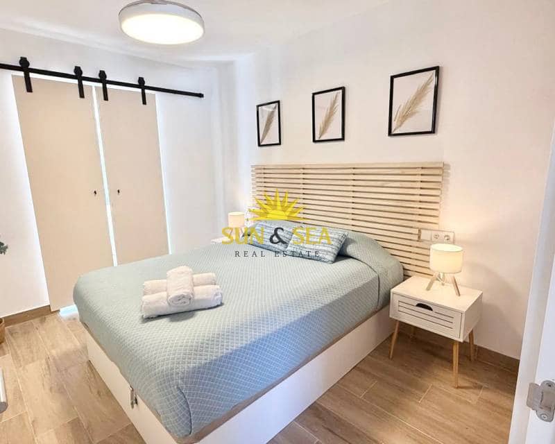 1 quarto Apartamento para arrendar em La Manga del Mar Menor com piscina - 750 € (Ref: 9720842)