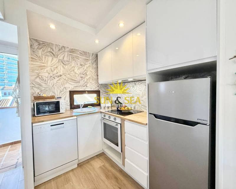 1 quarto Apartamento para arrendar em La Manga del Mar Menor com piscina - 750 € (Ref: 9720842)