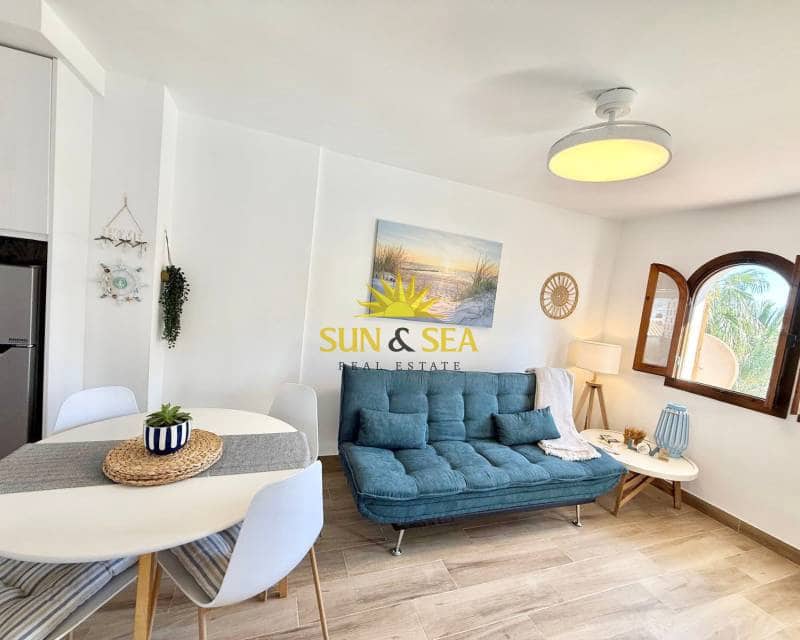 1 quarto Apartamento para arrendar em La Manga del Mar Menor com piscina - 750 € (Ref: 9720842)