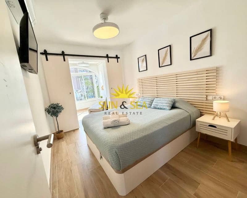 1 quarto Apartamento para arrendar em La Manga del Mar Menor com piscina - 750 € (Ref: 9720842)