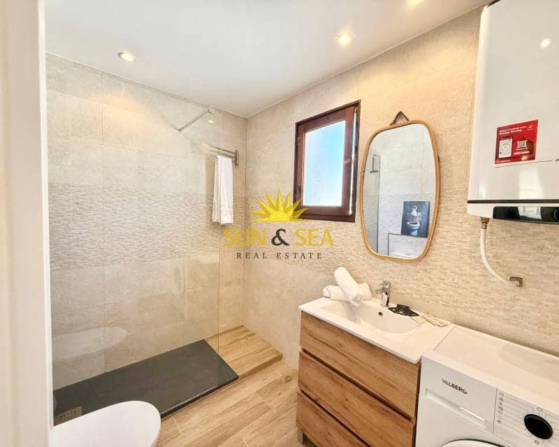 1 quarto Apartamento para arrendar em La Manga del Mar Menor com piscina - 750 € (Ref: 9720842)