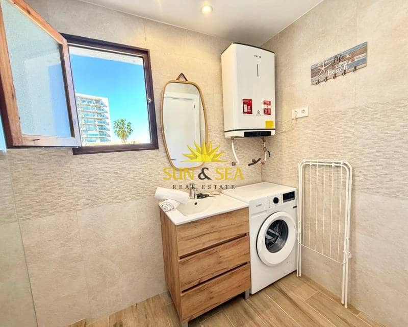 1 quarto Apartamento para arrendar em La Manga del Mar Menor com piscina - 750 € (Ref: 9720842)