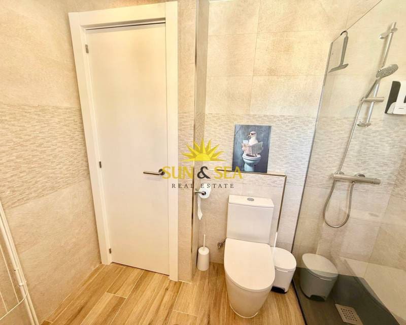 1 quarto Apartamento para arrendar em La Manga del Mar Menor com piscina - 750 € (Ref: 9720842)