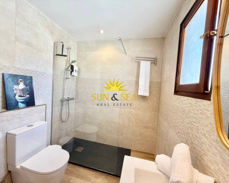 1 quarto Apartamento para arrendar em La Manga del Mar Menor com piscina - 750 € (Ref: 9720842)