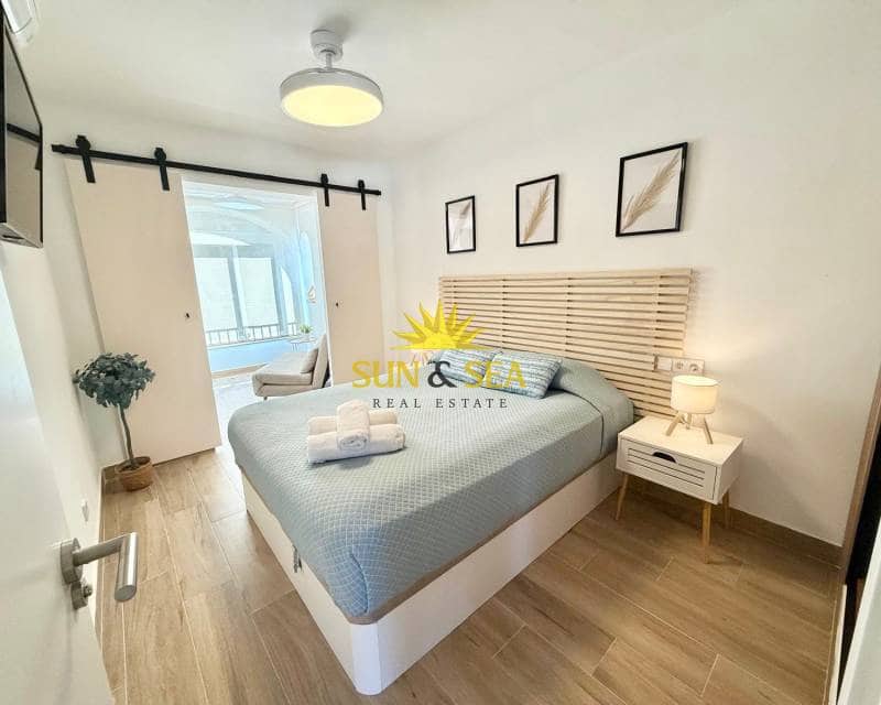 1 quarto Apartamento para arrendar em La Manga del Mar Menor com piscina - 750 € (Ref: 9720842)
