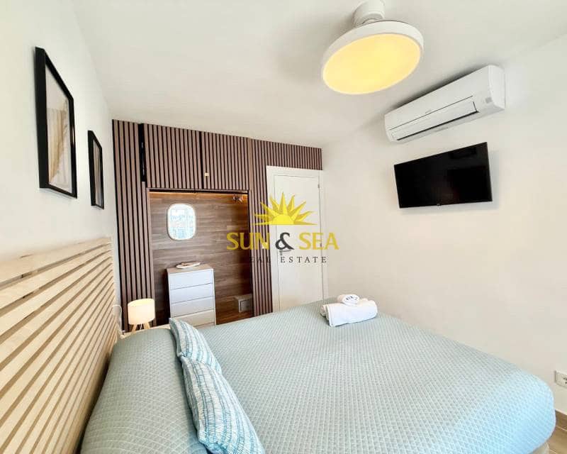 1 quarto Apartamento para arrendar em La Manga del Mar Menor com piscina - 750 € (Ref: 9720842)