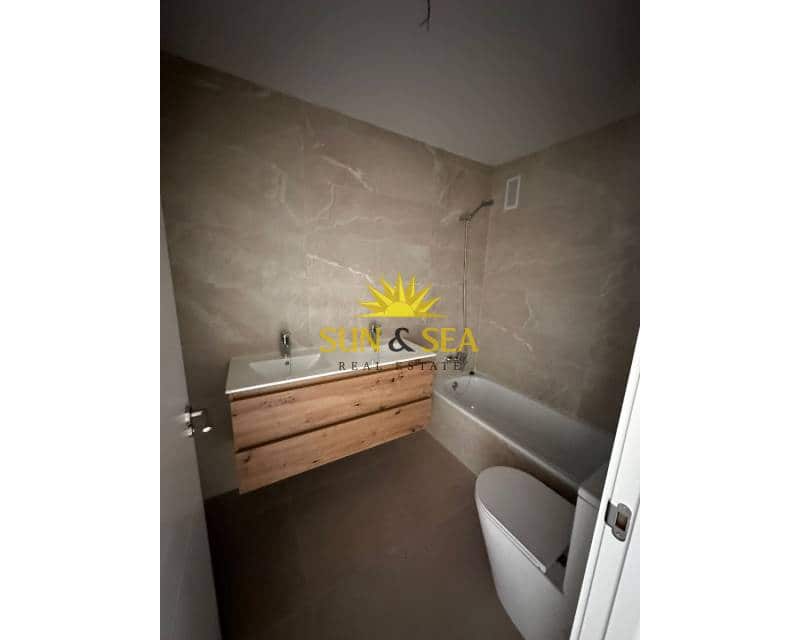 2 bedroom Apartment for rent in Los Alcazares with pool garage - € 1,250 (Ref: 9725139)