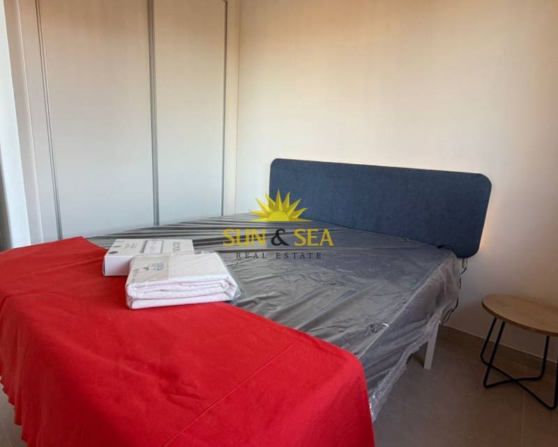 2 bedroom Apartment for rent in Los Alcazares with pool garage - € 1,250 (Ref: 9725139)