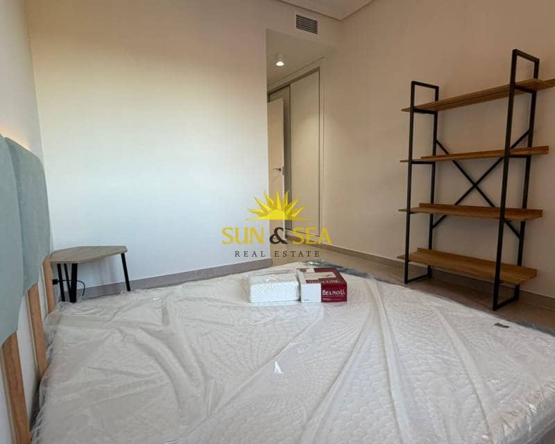2 bedroom Apartment for rent in Los Alcazares with pool garage - € 1,250 (Ref: 9725139)