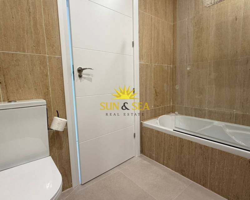 2 bedroom Apartment for rent in Los Alcazares with pool garage - € 1,250 (Ref: 9725139)
