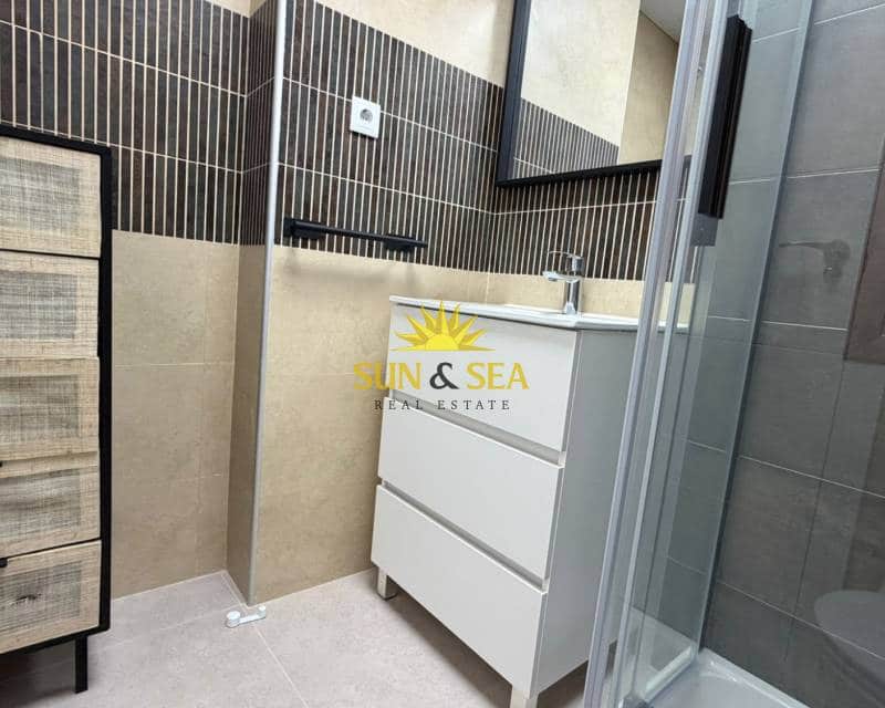2 bedroom Apartment for rent in Los Alcazares with pool garage - € 1,250 (Ref: 9725139)