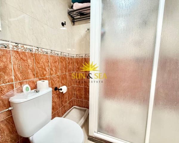2 Zimmer Apartment zu vermieten in Centro - Muelle Pesquero, Torrevieja mit Pool - 800 € (Ref: 9730696)
