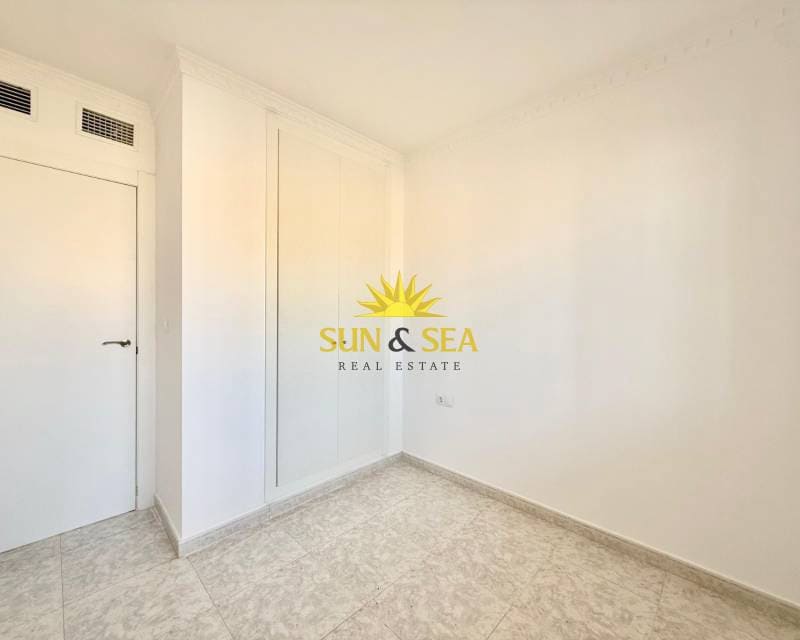 2 bedroom Apartment for rent in Algorfa - € 800 (Ref: 9736160)