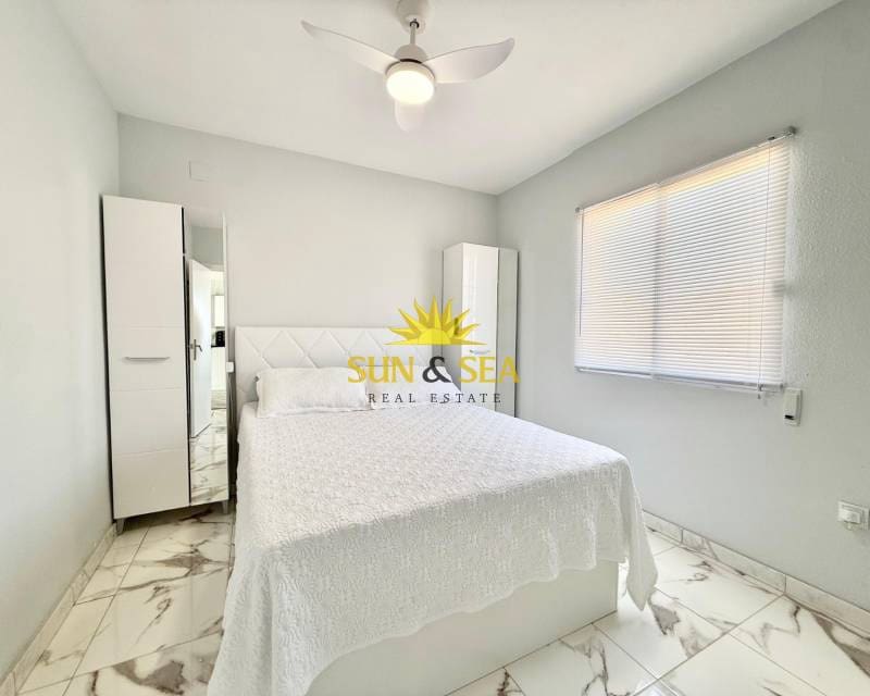 1 bedroom Apartment for rent in Torrevieja - € 1,300 (Ref: 9751093)