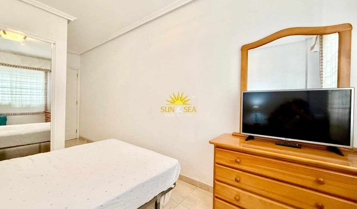 2 bedroom Apartment for rent in Guardamar del Segura with pool - € 800 (Ref: 9753753)