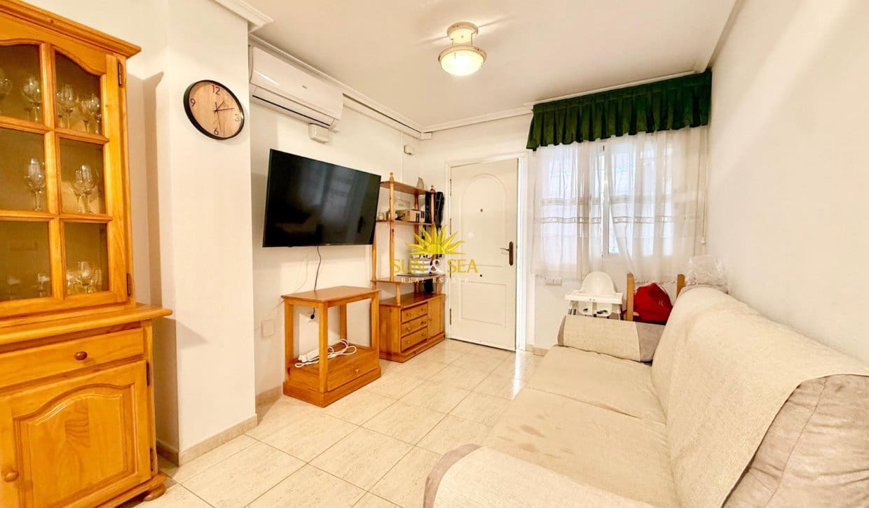 2 bedroom Apartment for rent in Guardamar del Segura with pool - € 800 (Ref: 9753753)