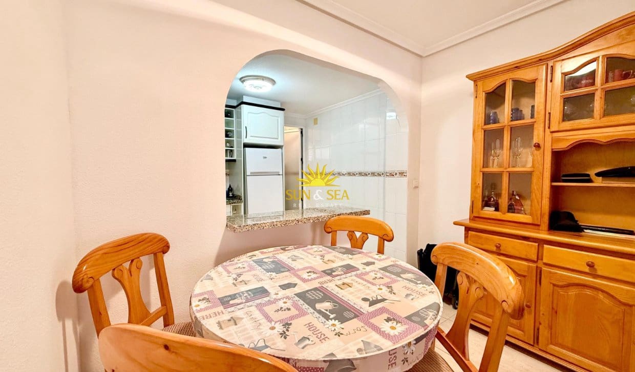 2 bedroom Apartment for rent in Guardamar del Segura with pool - € 800 (Ref: 9753753)