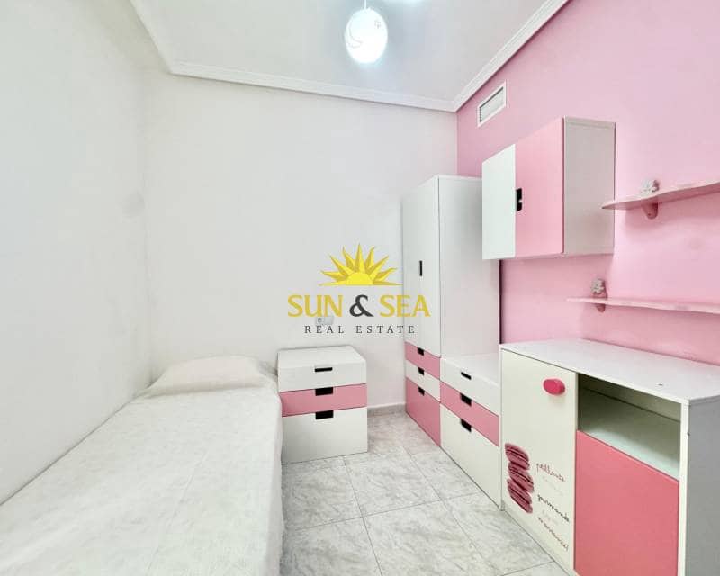 2 bedroom Apartment for rent in Torrevieja with garage - € 900 (Ref: 9753754)