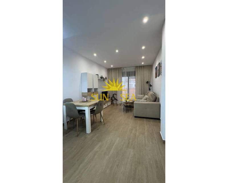 2 sypialnia Apartament do wynajęcia w Torrevieja z basenem - 1 300 € (Ref: 9756727)