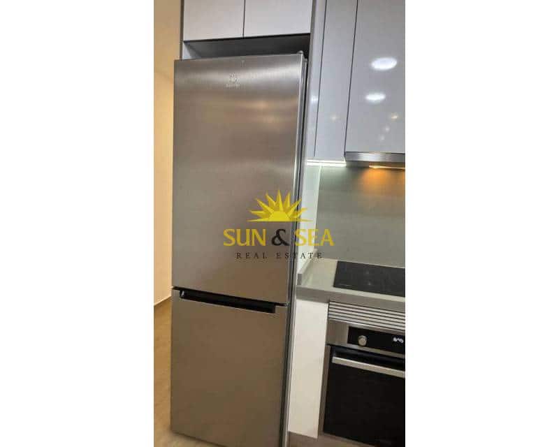 2 sypialnia Apartament do wynajęcia w Torrevieja z basenem - 1 300 € (Ref: 9756727)