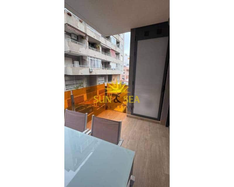 2 sypialnia Apartament do wynajęcia w Torrevieja z basenem - 1 300 € (Ref: 9756727)