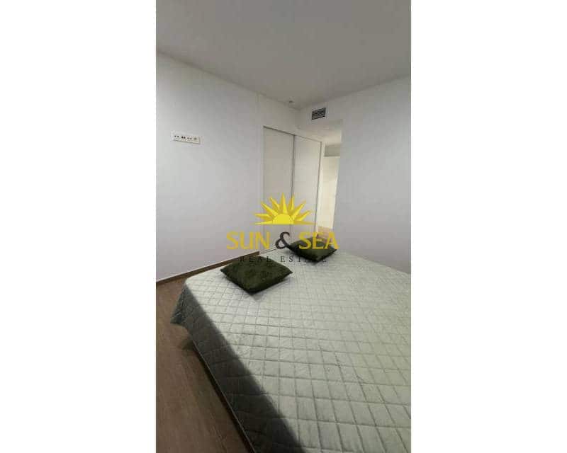 2 sypialnia Apartament do wynajęcia w Torrevieja z basenem - 1 300 € (Ref: 9756727)