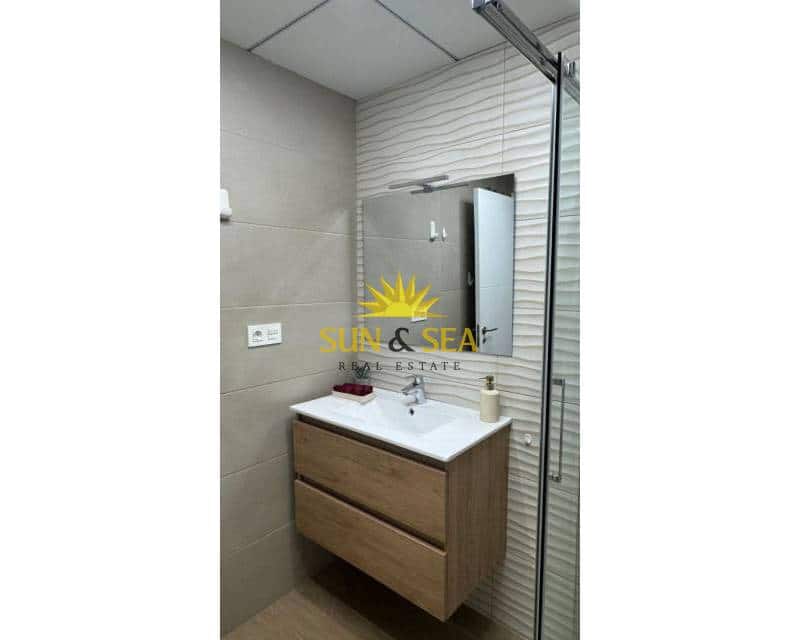 2 sypialnia Apartament do wynajęcia w Torrevieja z basenem - 1 300 € (Ref: 9756727)