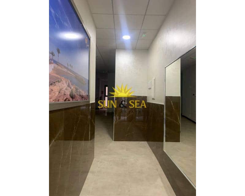 2 sypialnia Apartament do wynajęcia w Torrevieja z basenem - 1 300 € (Ref: 9756727)