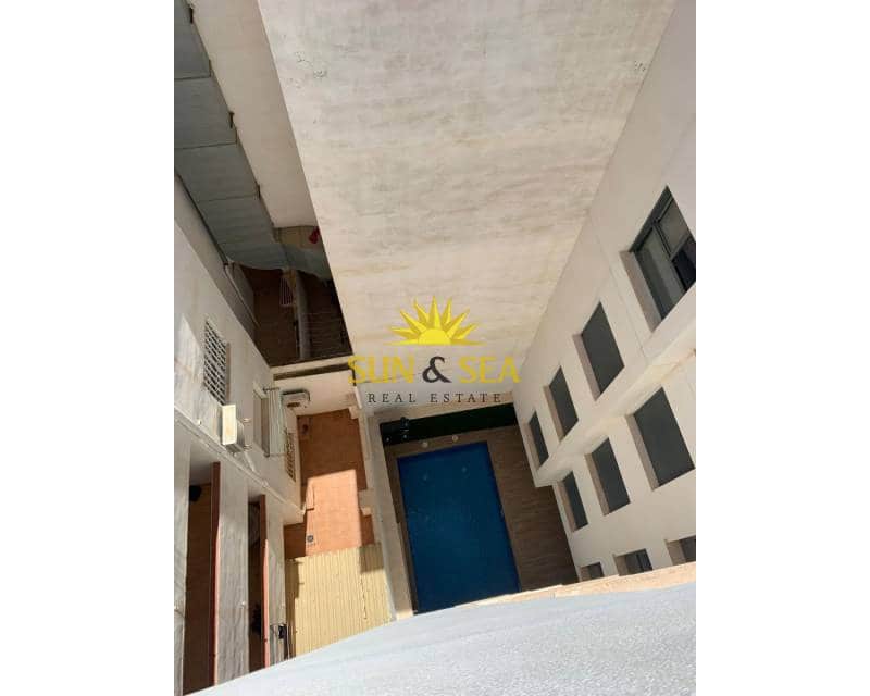 2 sypialnia Apartament do wynajęcia w Torrevieja z basenem - 1 300 € (Ref: 9756727)