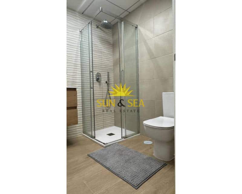 2 sypialnia Apartament do wynajęcia w Torrevieja z basenem - 1 300 € (Ref: 9756727)