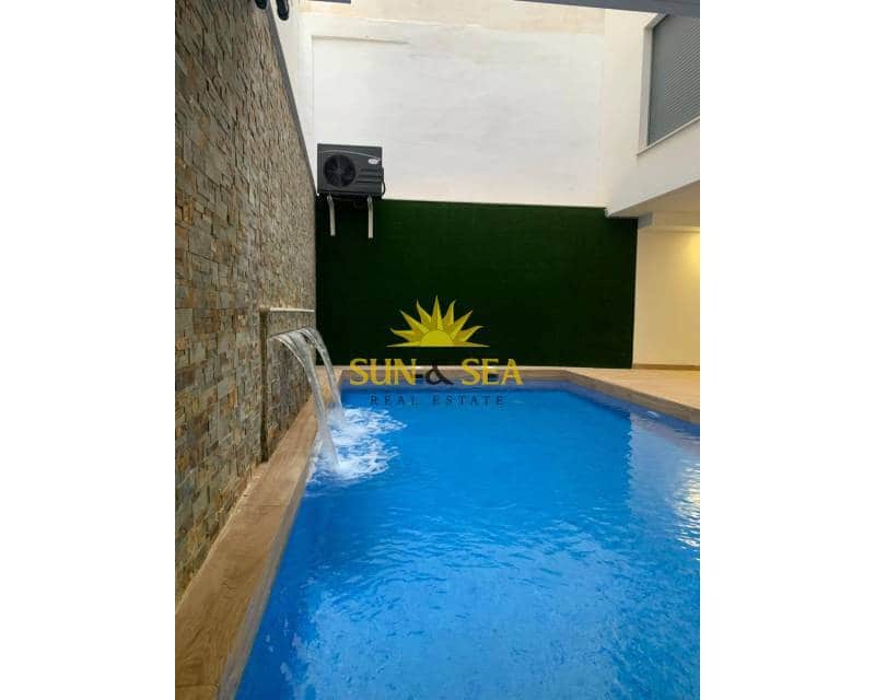 2 sypialnia Apartament do wynajęcia w Torrevieja z basenem - 1 300 € (Ref: 9756727)