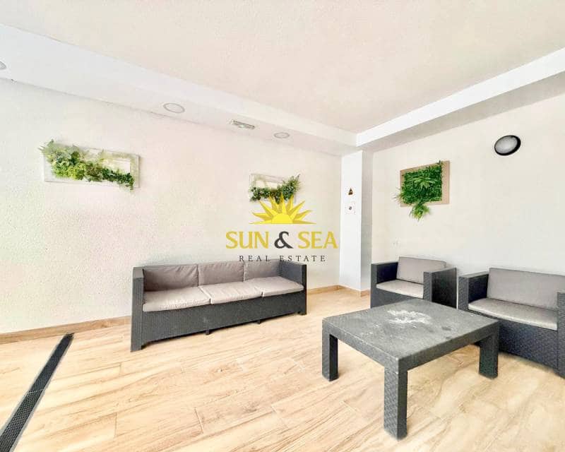 2 bedroom Apartment for rent in Torrevieja with pool - € 1,300 (Ref: 9756727)