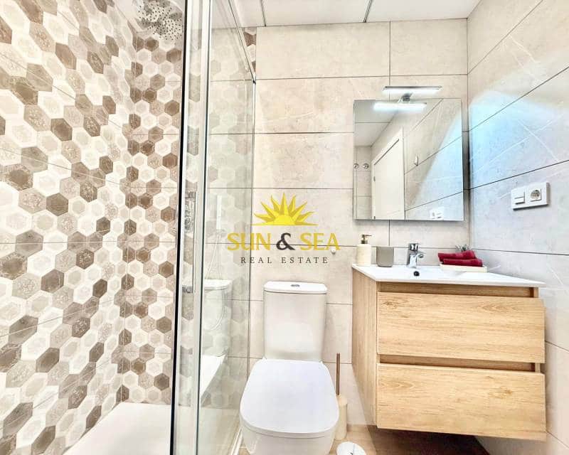 2 bedroom Apartment for rent in Torrevieja with pool - € 1,300 (Ref: 9756727)