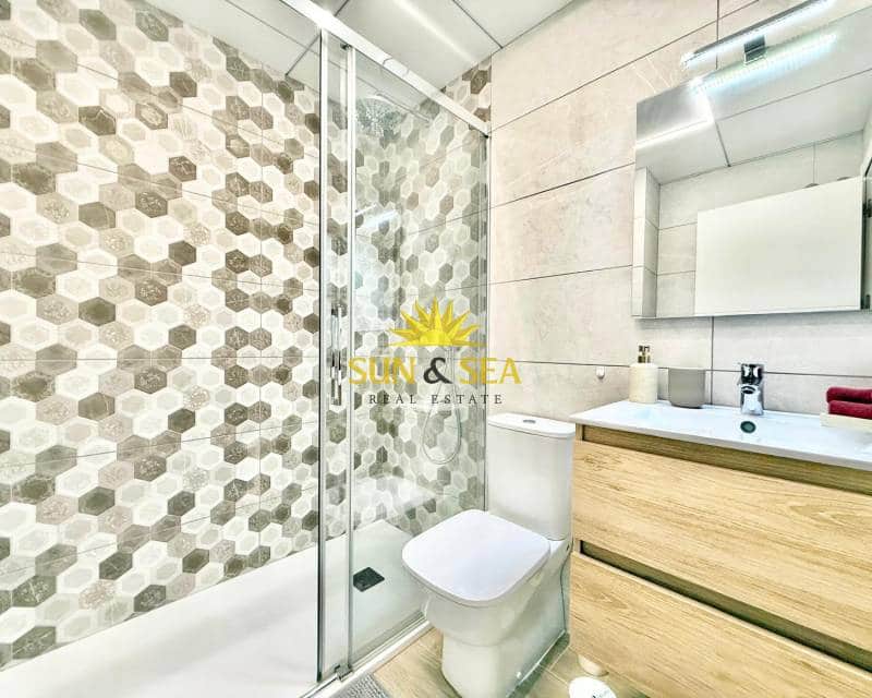 2 bedroom Apartment for rent in Torrevieja with pool - € 1,300 (Ref: 9756727)