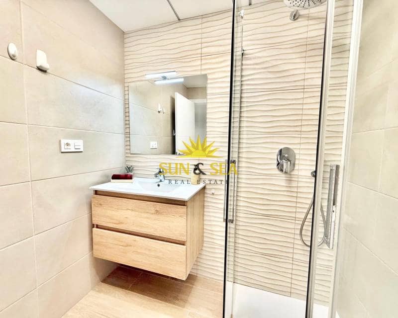 2 bedroom Apartment for rent in Torrevieja with pool - € 1,300 (Ref: 9756727)