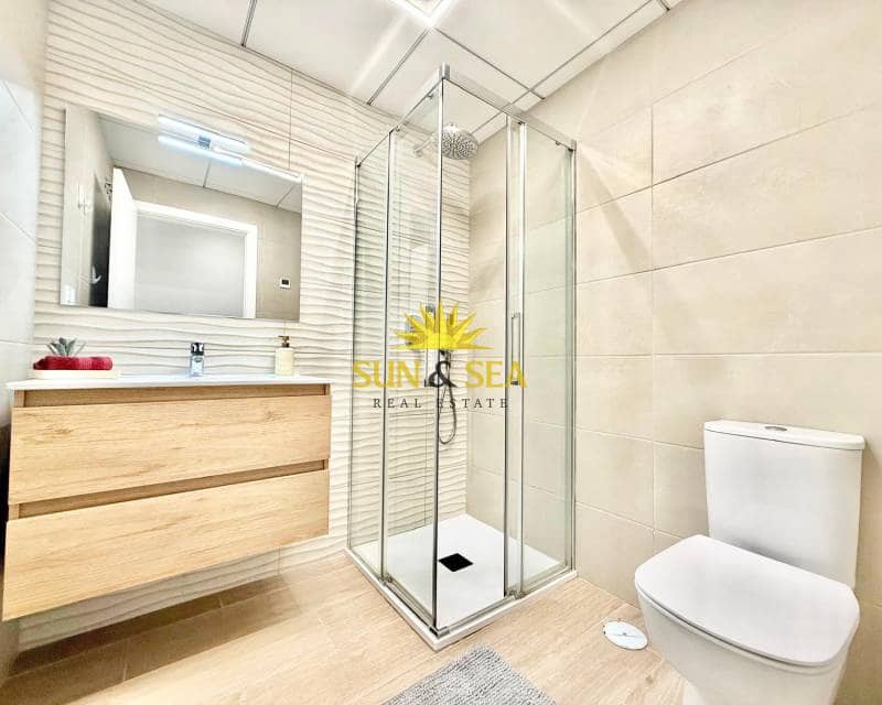 2 bedroom Apartment for rent in Torrevieja with pool - € 1,300 (Ref: 9756727)