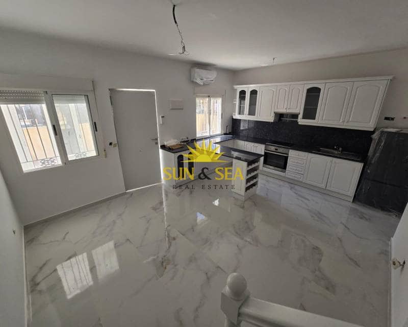 3 camera da letto Casa in vendita in Torrevieja con piscina - 194.900 € (Rif: 9758154)