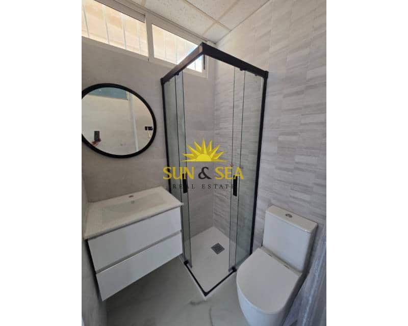 3 camera da letto Casa in vendita in Torrevieja con piscina - 194.900 € (Rif: 9758154)