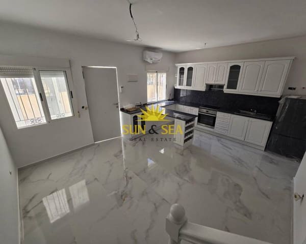 3 camera da letto Casa in vendita in El Chaparral - La Siesta - La Torreta, Torrevieja con piscina - 194.900 € (Rif: 9758154)